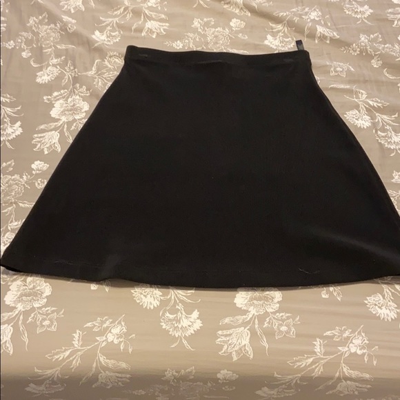 Black skirt - Picture 2 of 3